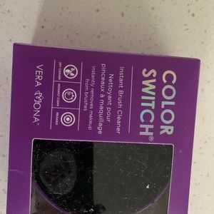 Brand new Vera Mona Color Switch Brush Cleaner